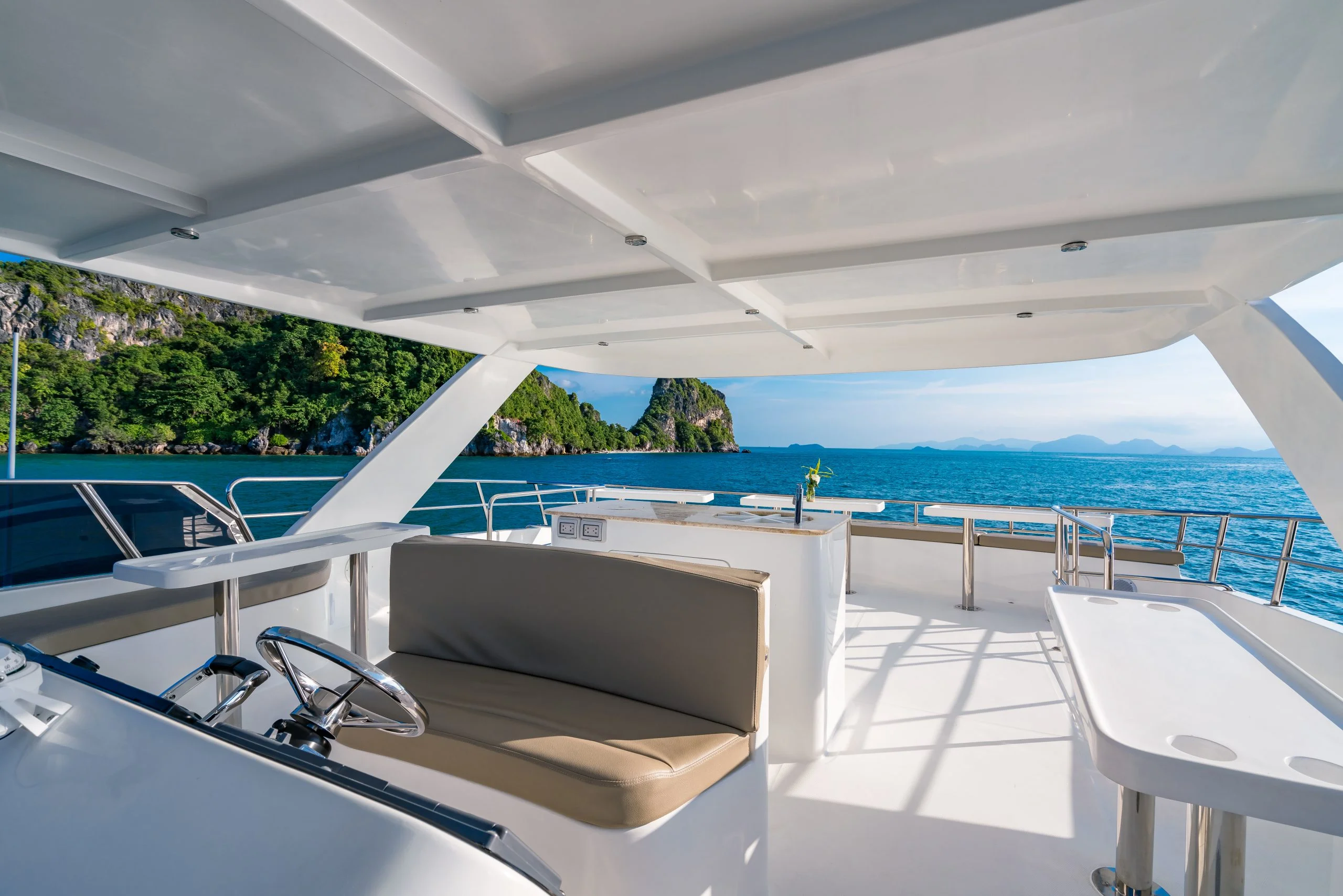 Outdoor seating - 15-metre power cat - Samui boat charter
